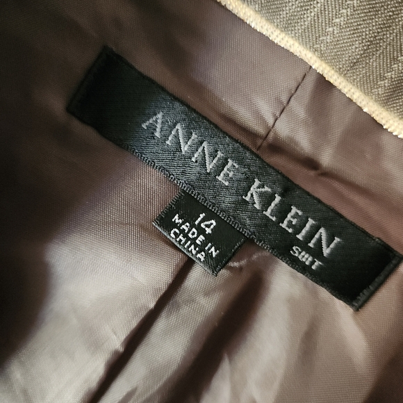 Anne Klein Brown Pin Stripe Cropped Jacket  Size 14 - Picture 6 of 7